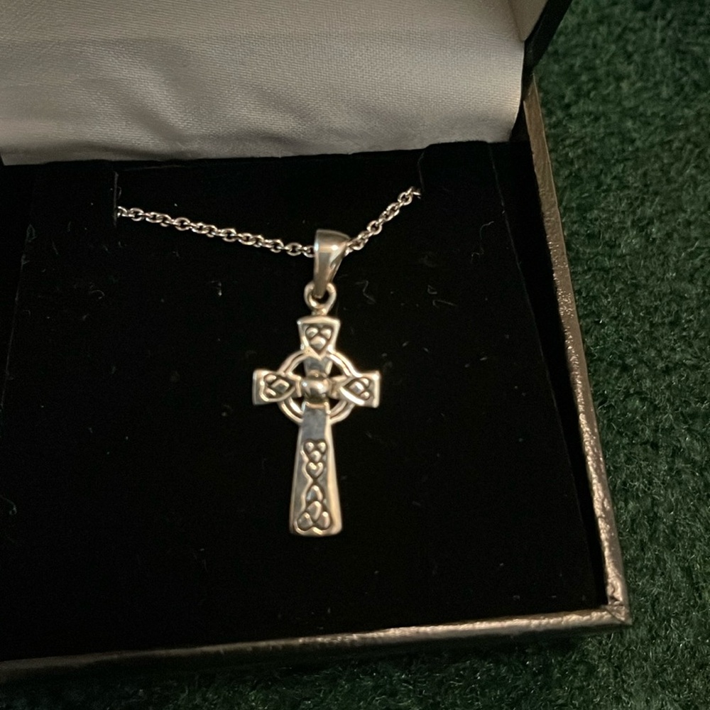Sterling Silver 18” necklace. Celtic Criss. Purchased in Scotland. Never worn